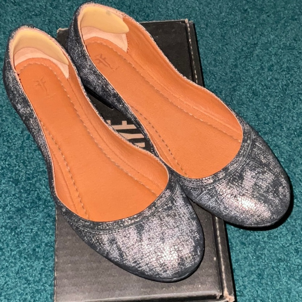 Frye Carson Metallic Gray Women's Ballet Flats